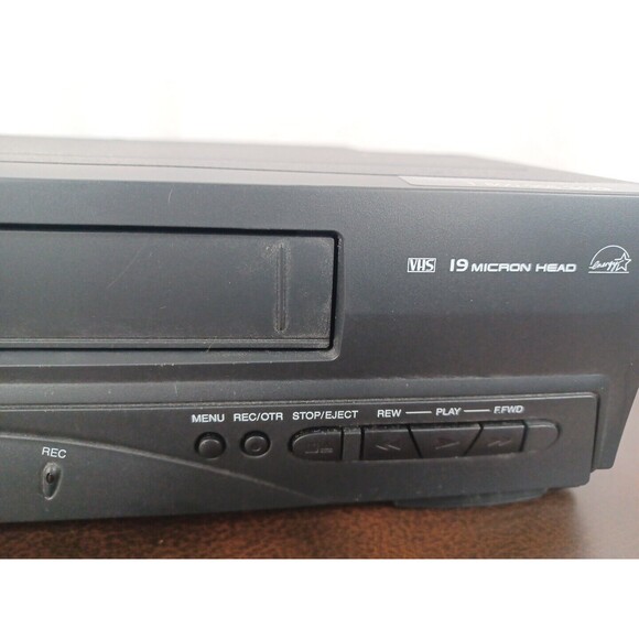 Sylvania 6240VE VCR/ VHS Player/ Video Cassette Recorder DA-4 Head No Remote - Picture 3 of 9